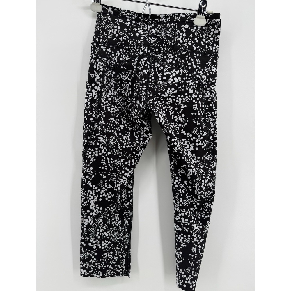 Lululemon Size 2 Crop 19" Chirasu Black And White Leggings NuLux‎